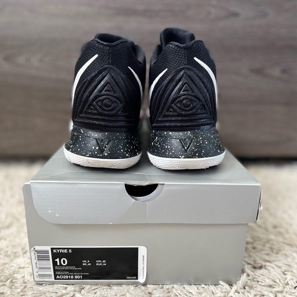 Mens Nike Kyrie 5 Black Magic size 10 - Picture 3 of 13